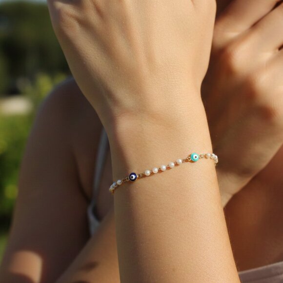 Jewelry - "Trendy Handmade Bracelet – A Thoughtful Gift for Girls & Women | UNVRC1398